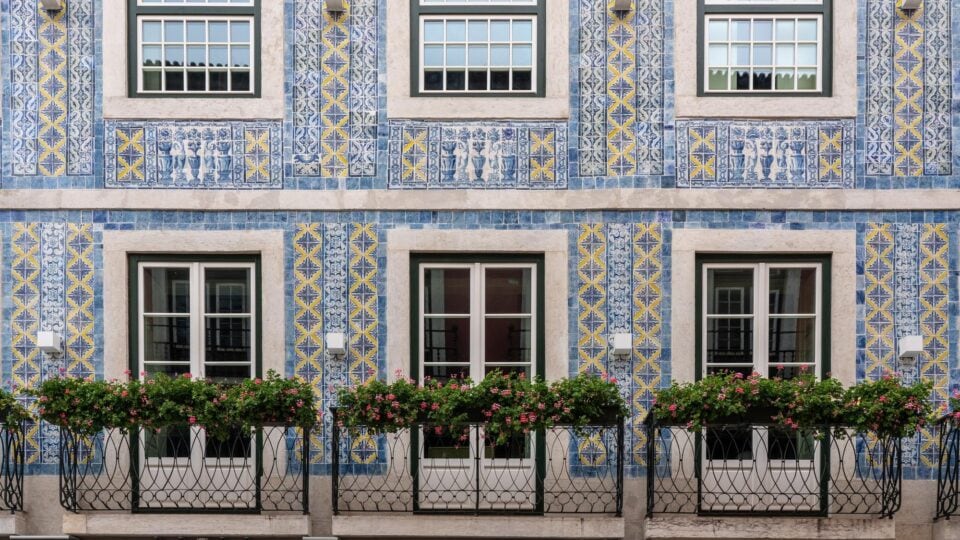 traditional ceramic tiles decorate exterior large house lisbon cropped
